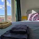 Charming Flat With 2 Bedrooms On Lisbon's 7th Hill شقة Lisboa