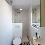 Charming Flat With 2 Bedrooms On Lisbon's 7th Hill * Lissabon