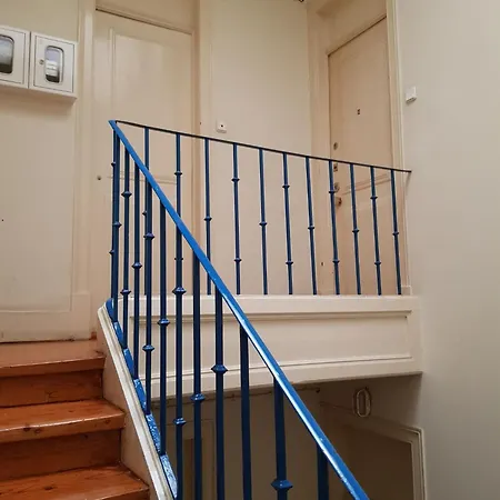 Charming Flat With 2 Bedrooms On Lisbon's 7th Hill