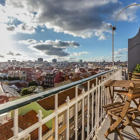 Charming Flat With 2 Bedrooms On Lisbon's 7th Hill Lägenhet *