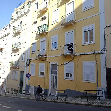 Charming Flat With 2 Bedrooms On Lisbon's 7th Hill Lägenhet