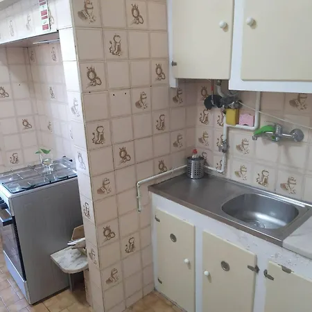 Charming Flat With 2 Bedrooms On Lisbon's 7th Hill Lägenhet