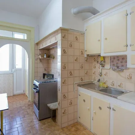 Apartment Charming Flat With 2 Bedrooms On Lisbon's 7th Hill Lissabon