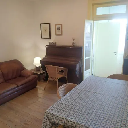 Charming Flat With 2 Bedrooms On Lisbon's 7th Hill Apartament *