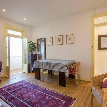 Апартаменти Charming Flat With 2 Bedrooms On Lisbon's 7th Hill *