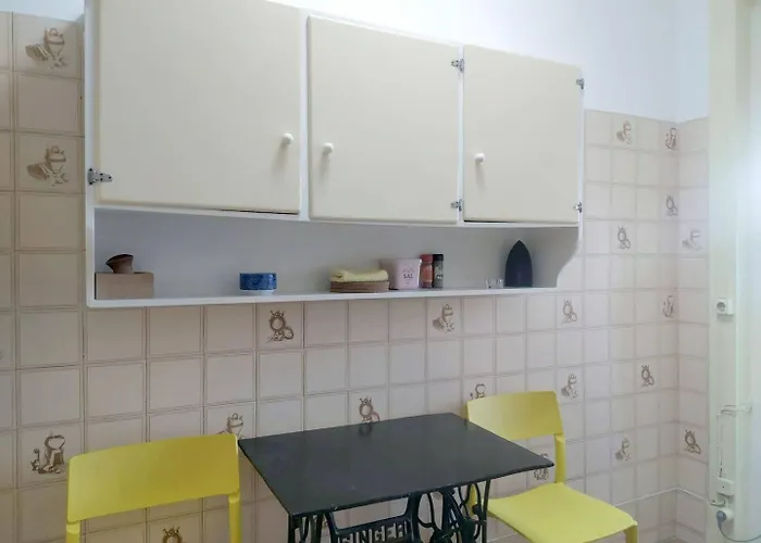 Charming Flat With 2 Bedrooms On Lisbon's 7th Hill *