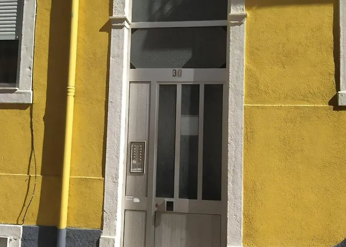 Charming Flat With 2 Bedrooms On Lisbon's 7th Hill