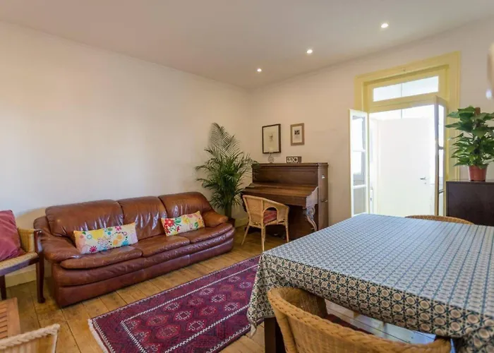 Charming Flat With 2 Bedrooms On Lisbon's 7th Hill Lisbon