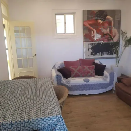 Charming Flat With 2 Bedrooms On Lisbon's 7th Hill Appartement