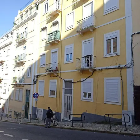 Charming Flat With 2 Bedrooms On Lisbon's 7th Hill Appartement *