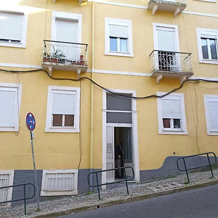 Charming Flat With 2 Bedrooms On Lisbon's 7th Hill Лиссабон