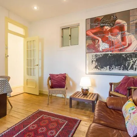 Charming Flat With 2 Bedrooms On Lisbon's 7th Hill * Lizbona